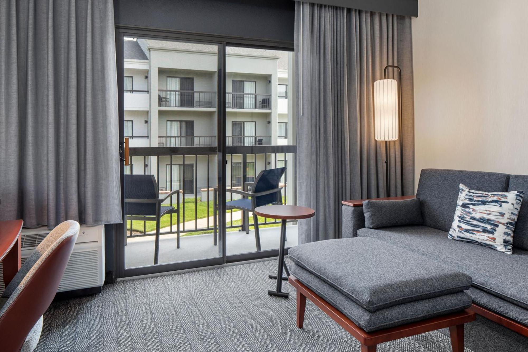 Courtyard By Marriott Chicago Waukegan / Gurnee Hotel Eksteriør billede
