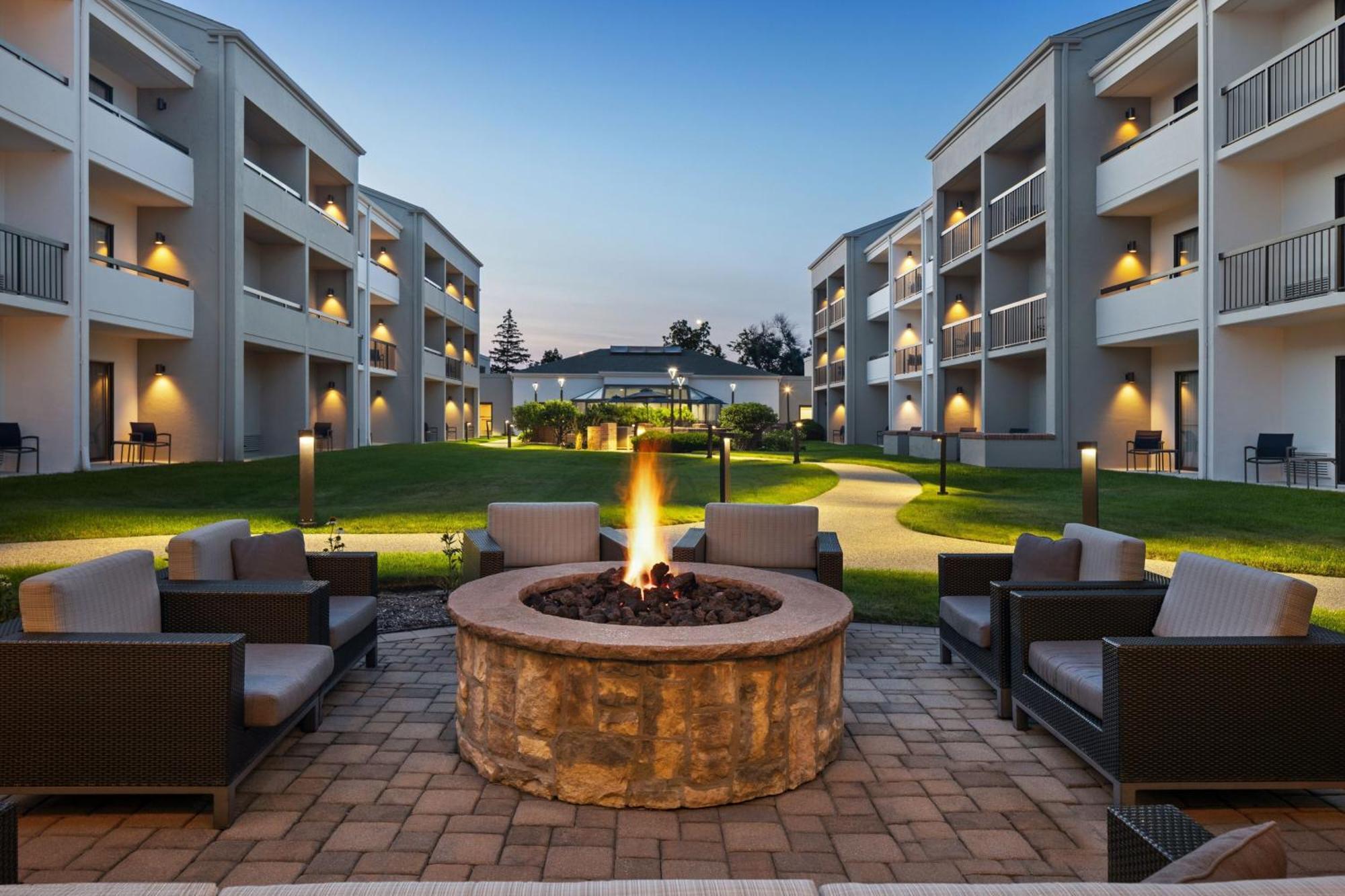 Courtyard By Marriott Chicago Waukegan / Gurnee Hotel Eksteriør billede