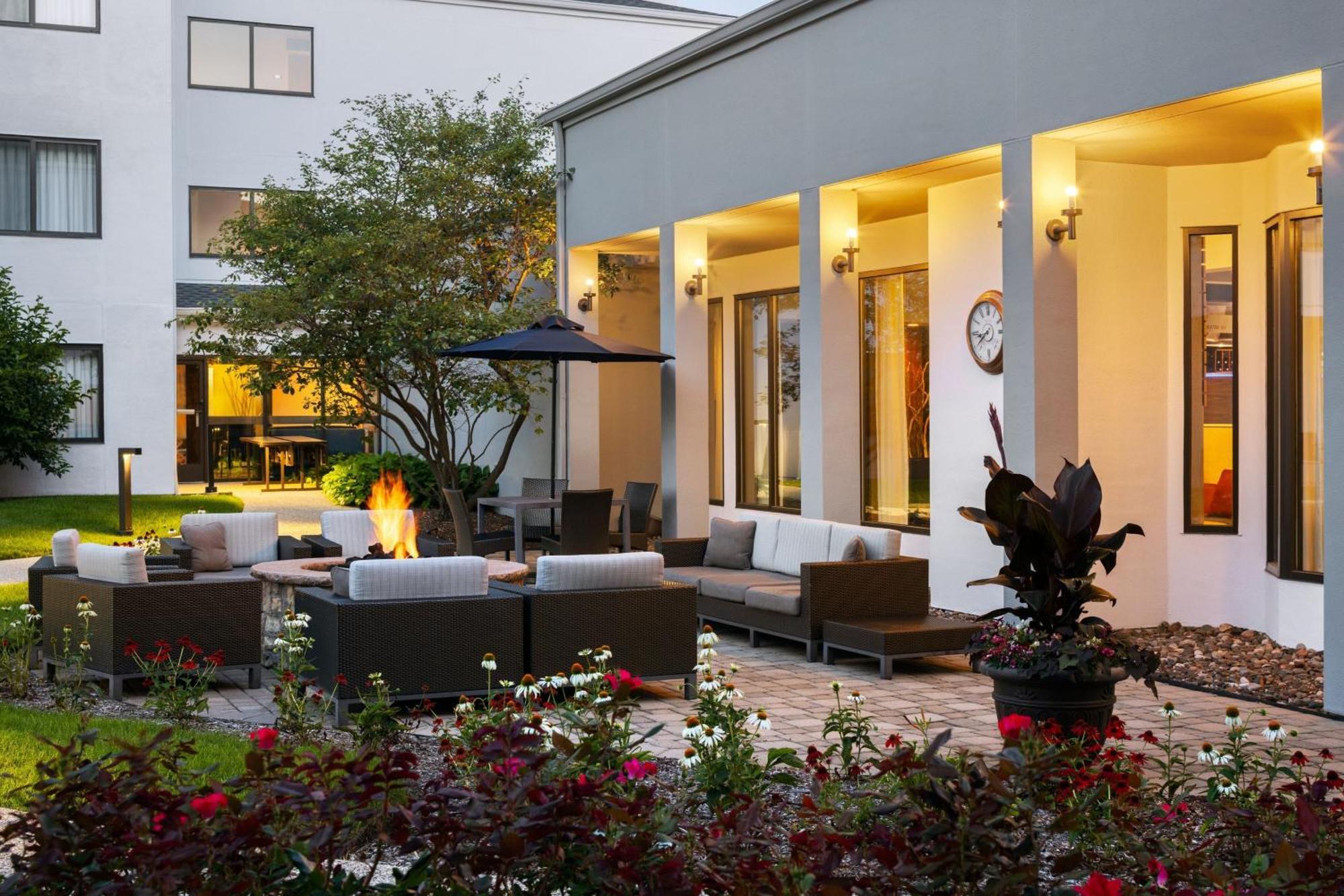 Courtyard By Marriott Chicago Waukegan / Gurnee Hotel Eksteriør billede
