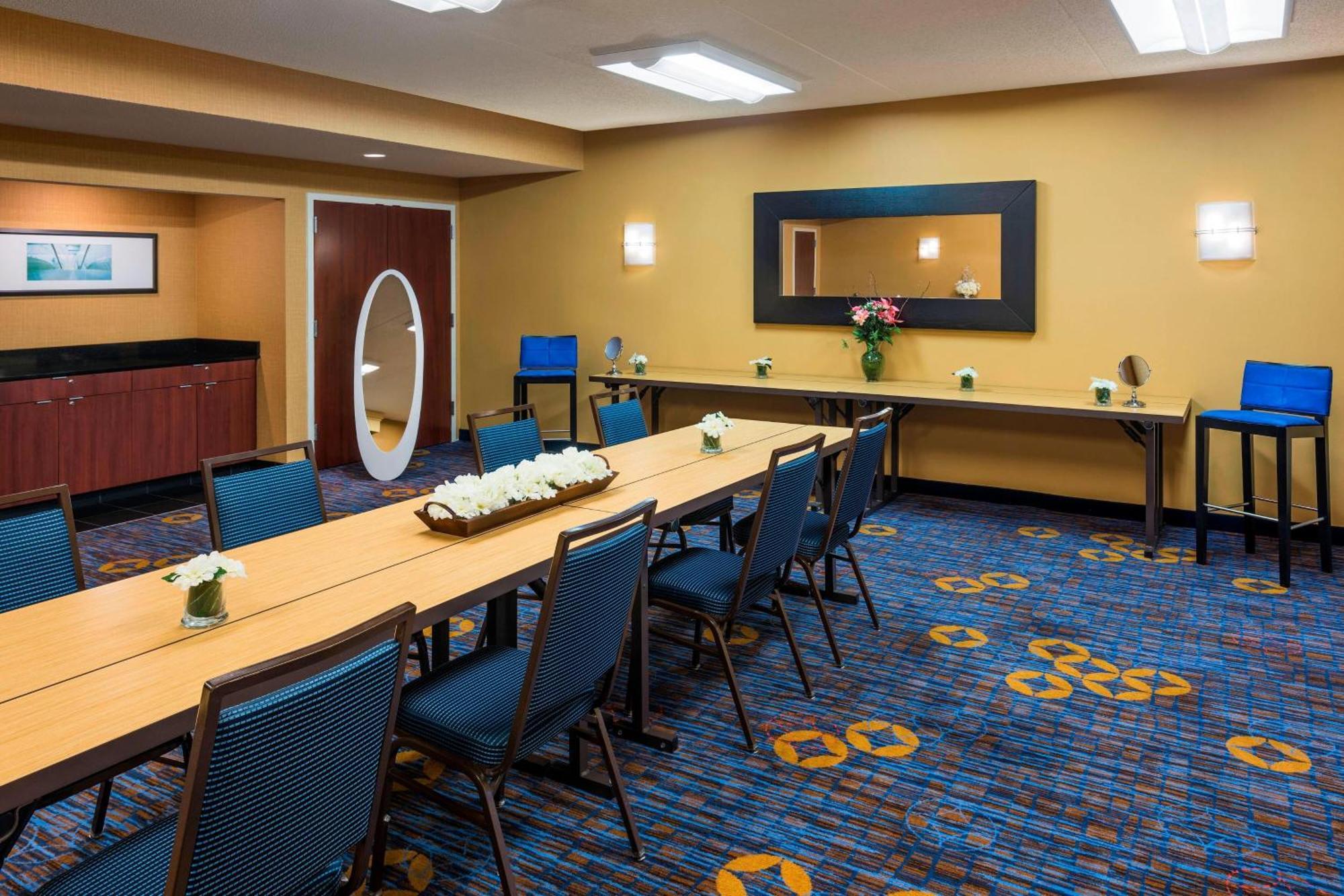 Courtyard By Marriott Chicago Waukegan / Gurnee Hotel Eksteriør billede