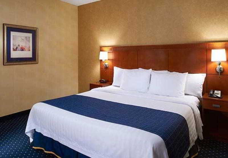 Courtyard By Marriott Chicago Waukegan / Gurnee Hotel Værelse billede
