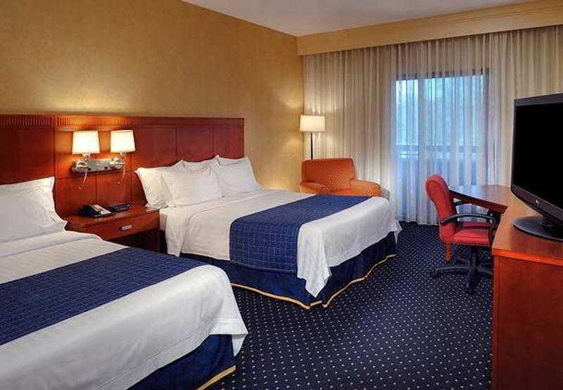 Courtyard By Marriott Chicago Waukegan / Gurnee Hotel Værelse billede